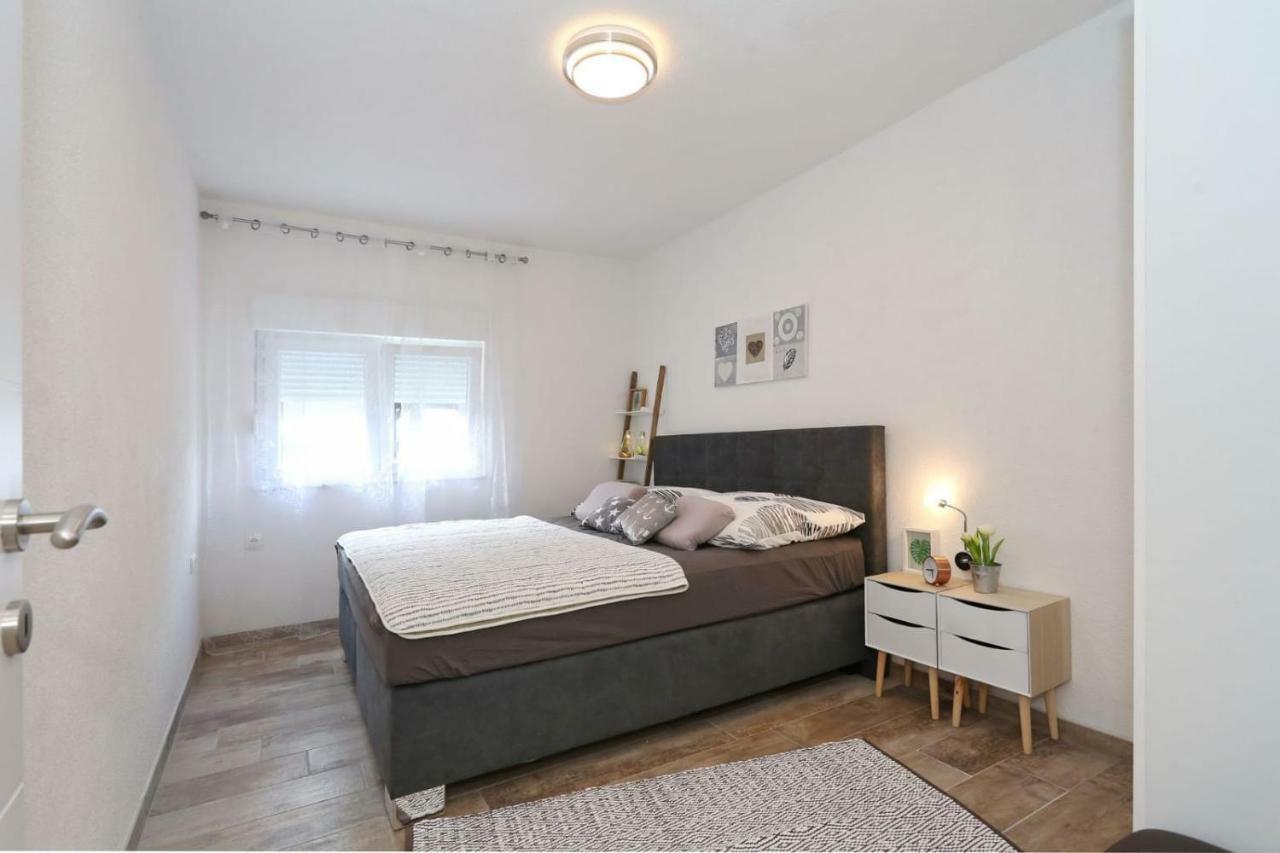 Ferienwohnung Malu Vir Exterior foto