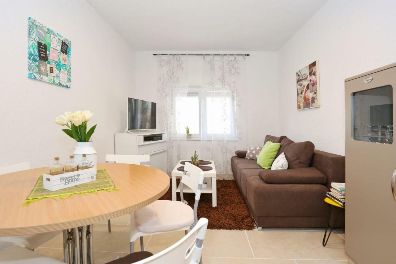Ferienwohnung Malu Vir Exterior foto