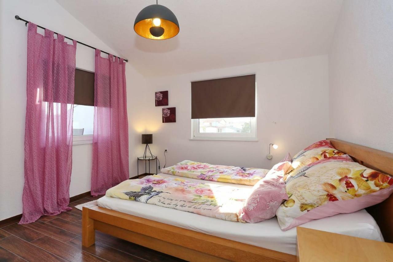 Ferienwohnung Malu Vir Exterior foto