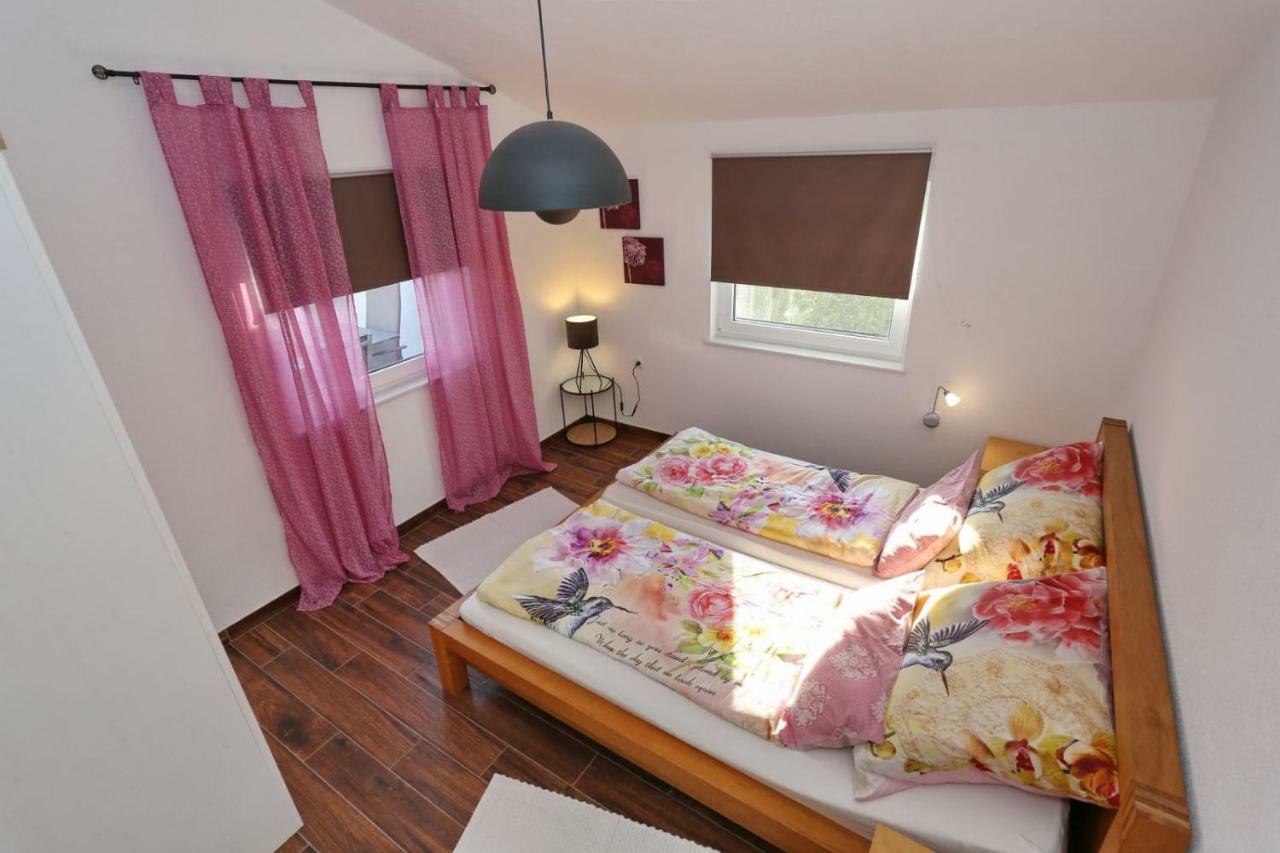 Ferienwohnung Malu Vir Exterior foto