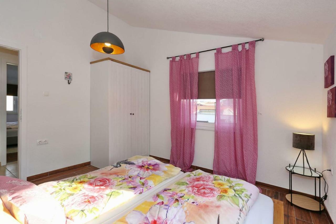 Ferienwohnung Malu Vir Exterior foto