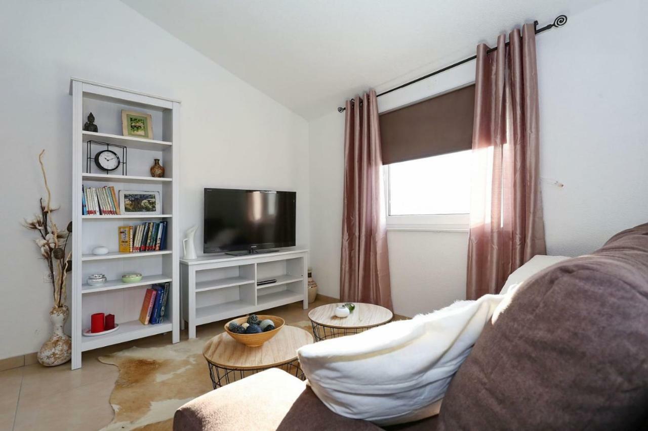 Ferienwohnung Malu Vir Exterior foto