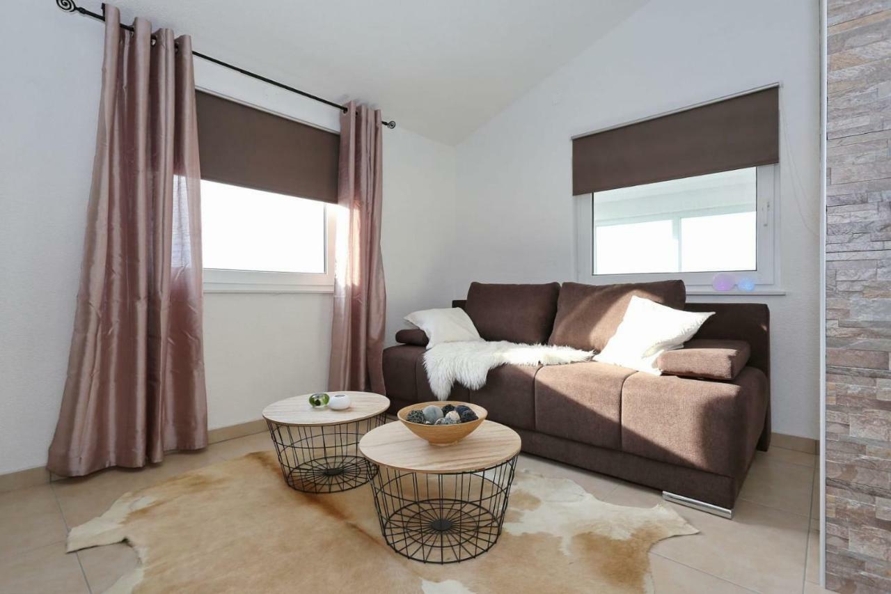 Ferienwohnung Malu Vir Exterior foto