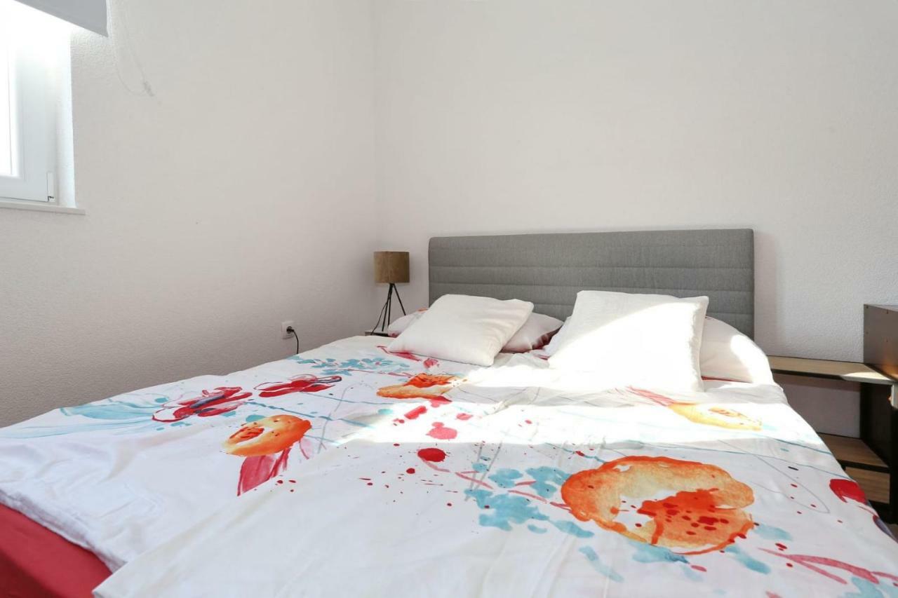 Ferienwohnung Malu Vir Exterior foto