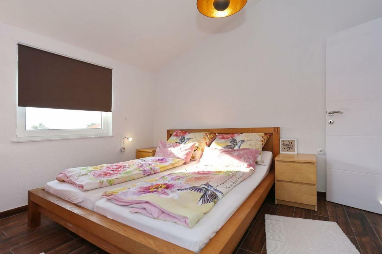 Ferienwohnung Malu Vir Exterior foto